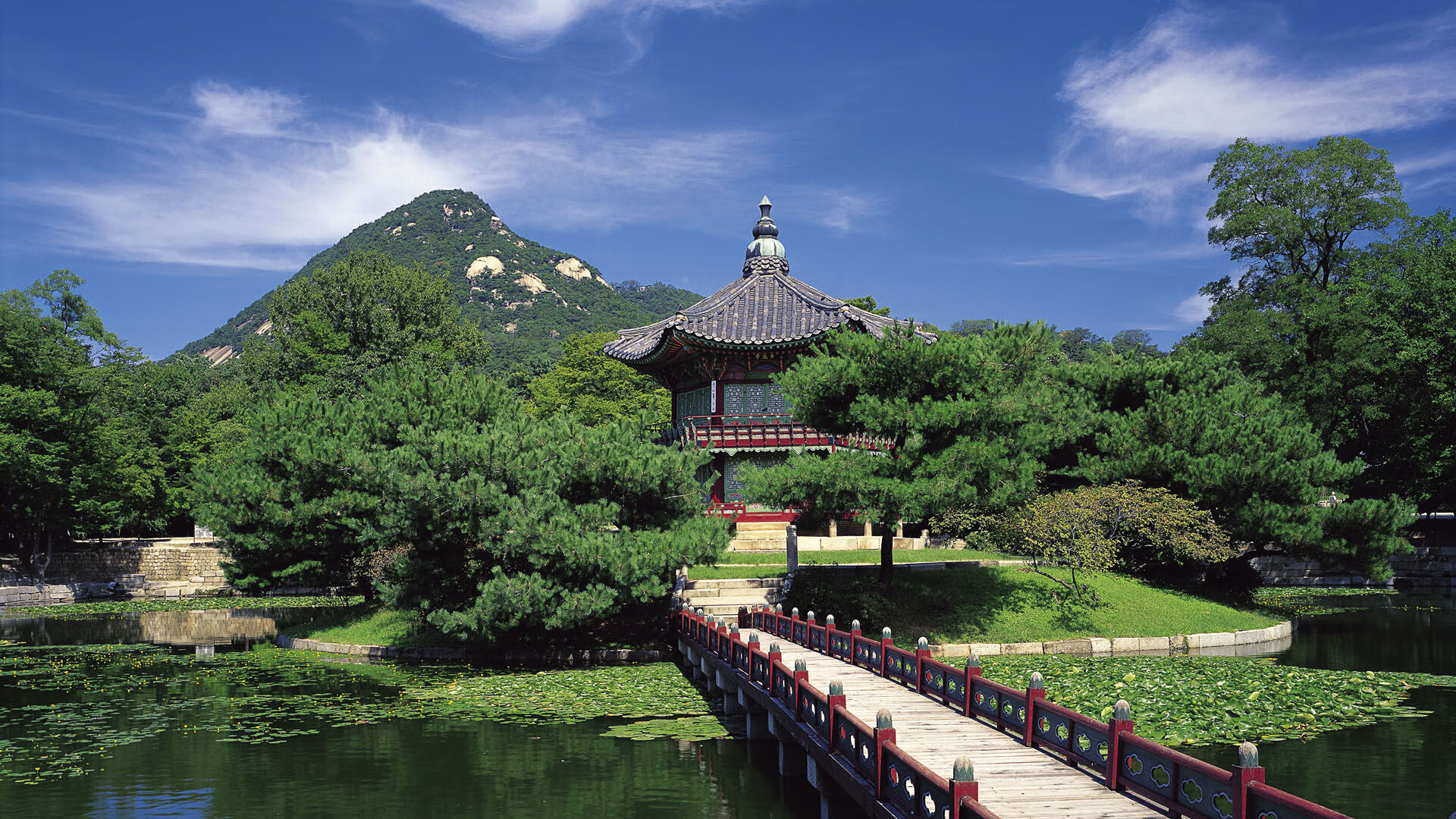 关于泰国<a href=https://www.tgqjwang.com/ target=_blank class=infotextkey>情降</a>法事到底几天见效的问题,其实没有一个确定的答案,因为<a href=https://www.tgqjwang.com/ target=_blank class=infotextkey>情降</a>法事的效果通常受到很多因素的影响,比如个人的情况、法事的规模、法师的法力等等。因此,如果您想了解<a href=https://www.tgqjwang.com/ target=_blank class=infotextkey>情降</a>法事的效果,建议您在咨询法师时,详细了解自己的情况,以及法事的具体安排和规模,以便更好地判断效果。